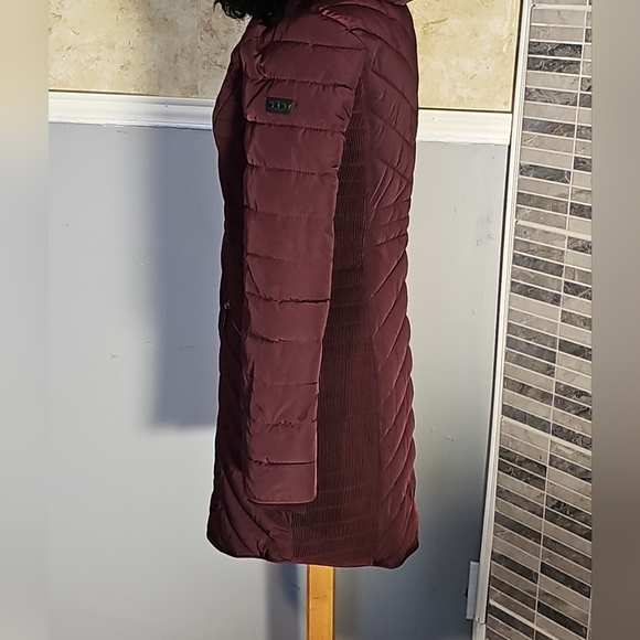 DKNY womens‎ Puffer Coat Jacket Fur Trim Detachable Hood Warm XS Burgundy - Picture 15 of 16